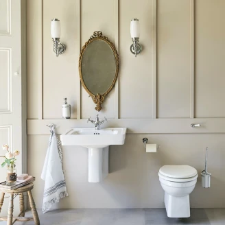 Burlington Vegglampe med Tub Frostet Glass Krom Blank