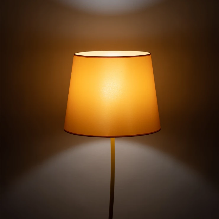 Gulvlampe Eira Gul Matt