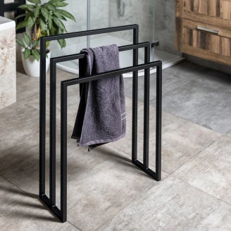 Frittstående håndkleholder <strong>Soppio</strong>  Svart Matt 55x80 cm