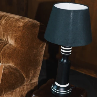 Dutchbone Bordlampe <strong>Virgil</strong>  Svart