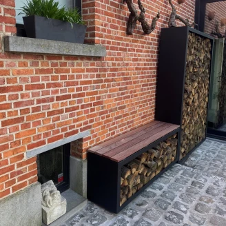 Vedstativ med Sittebenk <strong>Beltaro</strong>  Sort 150 cm
