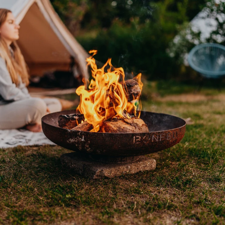 BonFeu Grillsett med BonBowl Ildskål 80 Cortenstål, Føtter Rektangulær Carbon, Halvrund Plancha, Halvrund Grillrist, Lokk & Grillspade