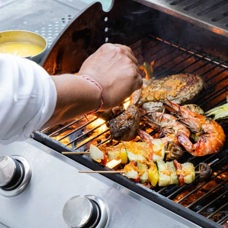 Gassgrill med Regulator Keld Svart 12.4 kW