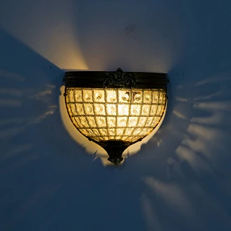 Vägglampa Talmire Guld