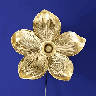 Werner Voss Vegglampe Flower Beta Gull